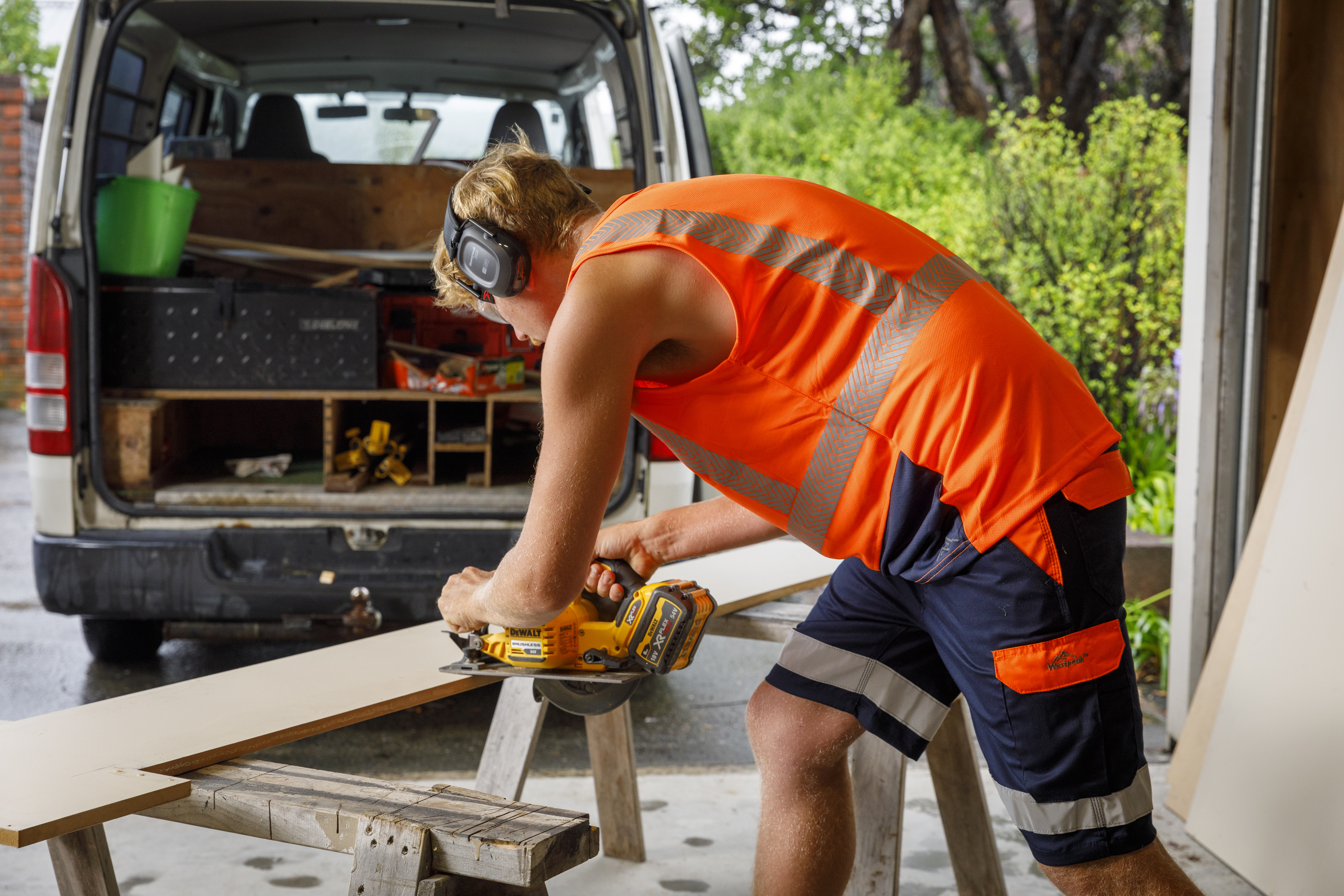 A Guide to Summer Workwear for Tradies
